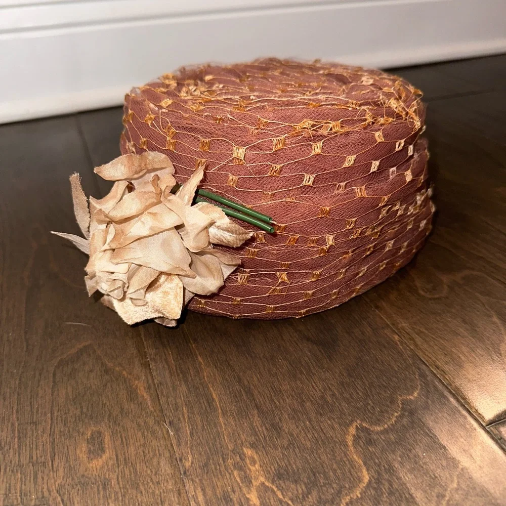 Vintage 1950’s Netted Pillbox Hat Mauve Nutmeg Silk Floral